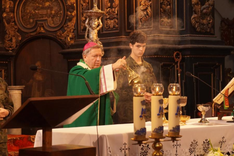 Kadeci z Henrykowa złożyli ślubowanie. Wyróżniono także nauczycieli