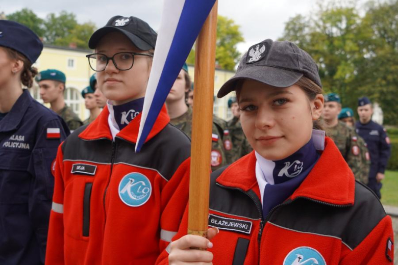 Kadeci z Henrykowa złożyli ślubowanie. Wyróżniono także nauczycieli