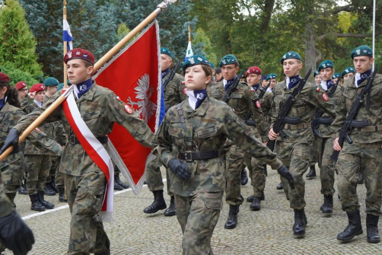 Kadeci z Henrykowa złożyli ślubowanie. Wyróżniono także nauczycieli