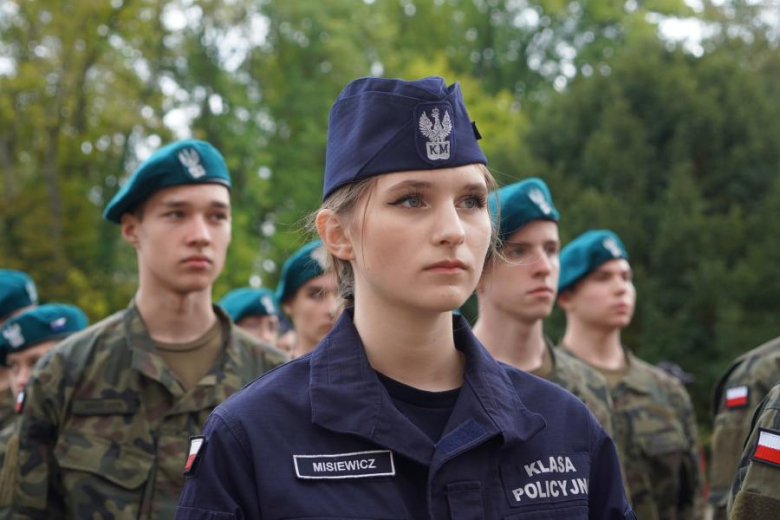 Kadeci z Henrykowa złożyli ślubowanie. Wyróżniono także nauczycieli