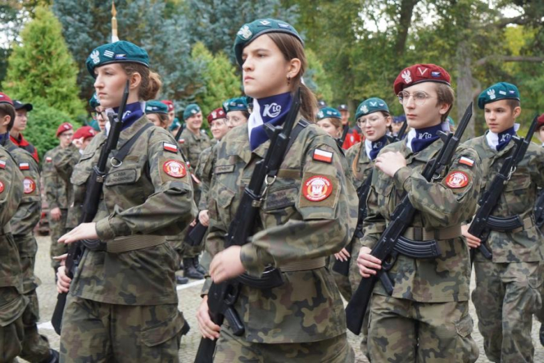 Kadeci z Henrykowa złożyli ślubowanie. Wyróżniono także nauczycieli