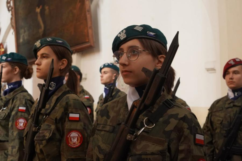 Kadeci z Henrykowa złożyli ślubowanie. Wyróżniono także nauczycieli