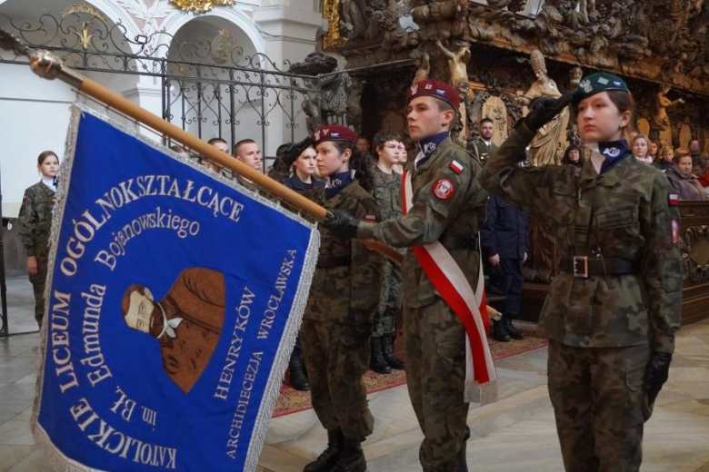 Kadeci z Henrykowa złożyli ślubowanie. Wyróżniono także nauczycieli