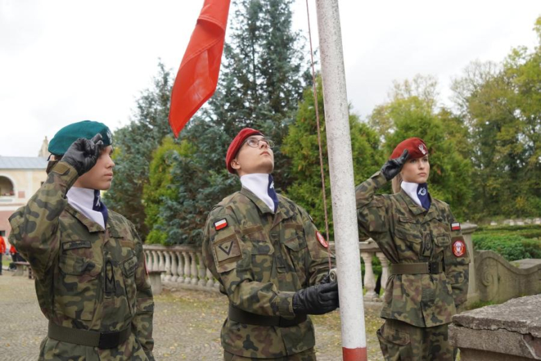 Kadeci z Henrykowa złożyli ślubowanie. Wyróżniono także nauczycieli