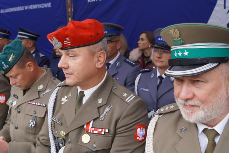 Kadeci z Henrykowa złożyli ślubowanie. Wyróżniono także nauczycieli