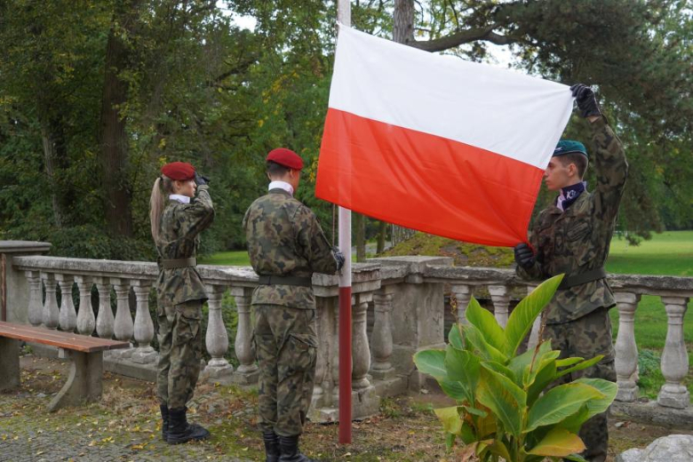 Kadeci z Henrykowa złożyli ślubowanie. Wyróżniono także nauczycieli