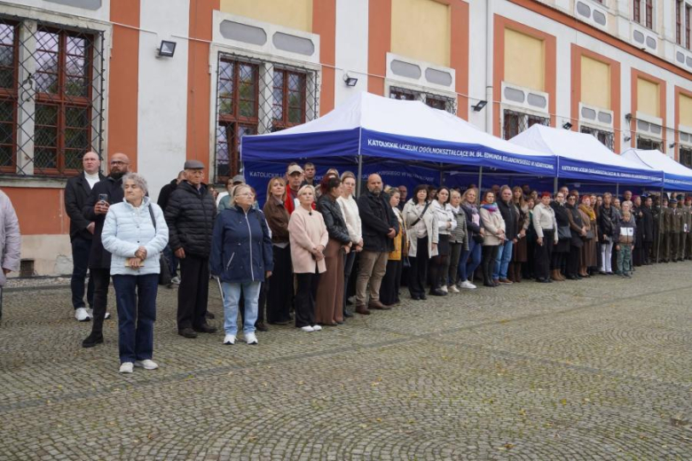 Kadeci z Henrykowa złożyli ślubowanie. Wyróżniono także nauczycieli