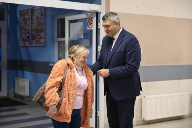 „Tercet, czyli Kwartet” wystąpił w Ząbkowicach Śląskich. Seniorzy świętowali w Hali Słonecznej