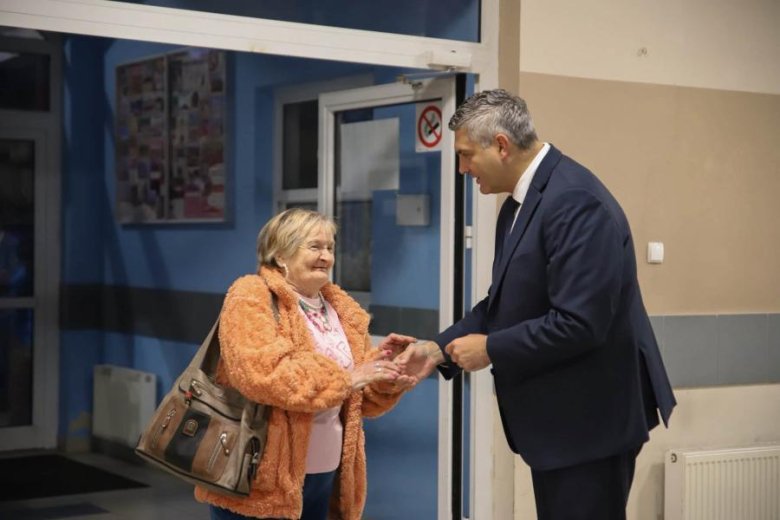 „Tercet, czyli Kwartet” wystąpił w Ząbkowicach Śląskich. Seniorzy świętowali w Hali Słonecznej