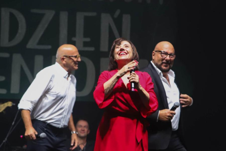 „Tercet, czyli Kwartet” wystąpił w Ząbkowicach Śląskich. Seniorzy świętowali w Hali Słonecznej