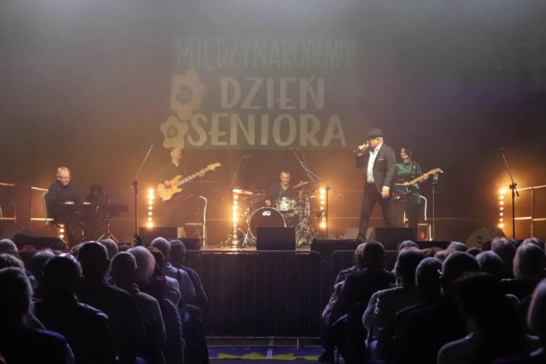„Tercet, czyli Kwartet” wystąpił w Ząbkowicach Śląskich. Seniorzy świętowali w Hali Słonecznej