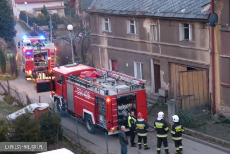 Palił się budynek mieszkalny w zabudowie szeregowej