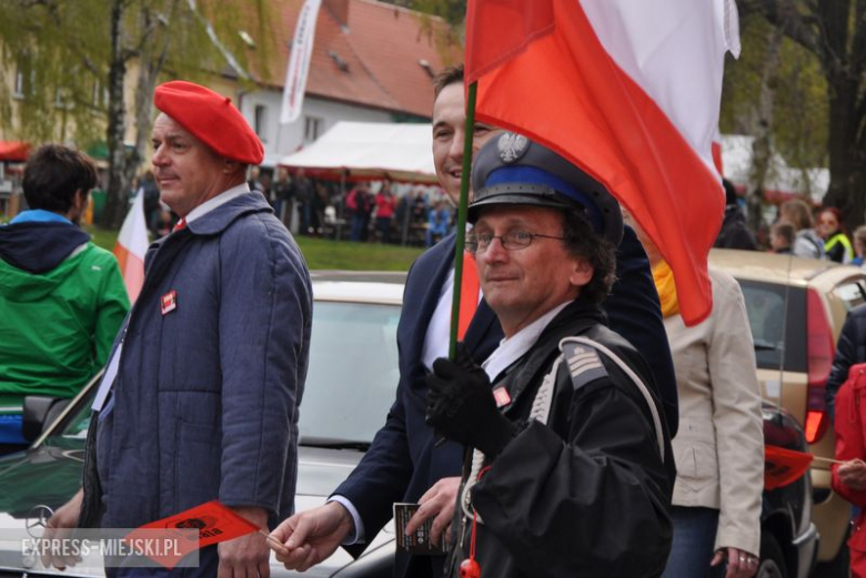 Pierwszomajowy pochód w Srebrnej Górze