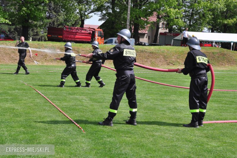 Strażacy z Braszowic okazali się najlepsi w zawodach sportowo-pożarniczych zorganizowanych na boisku w Stolcu