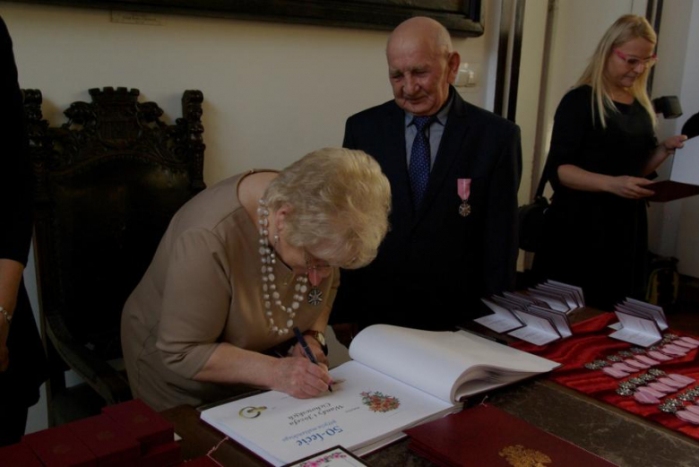  W uroczystości wzięło udział siedemnaście par świętujących swój jubileusz