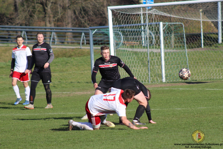 Klasa okręgowa: Zamek Kamieniec Ząbkowicki 3:0 (2:0) Kryształ Stronie Śląskie