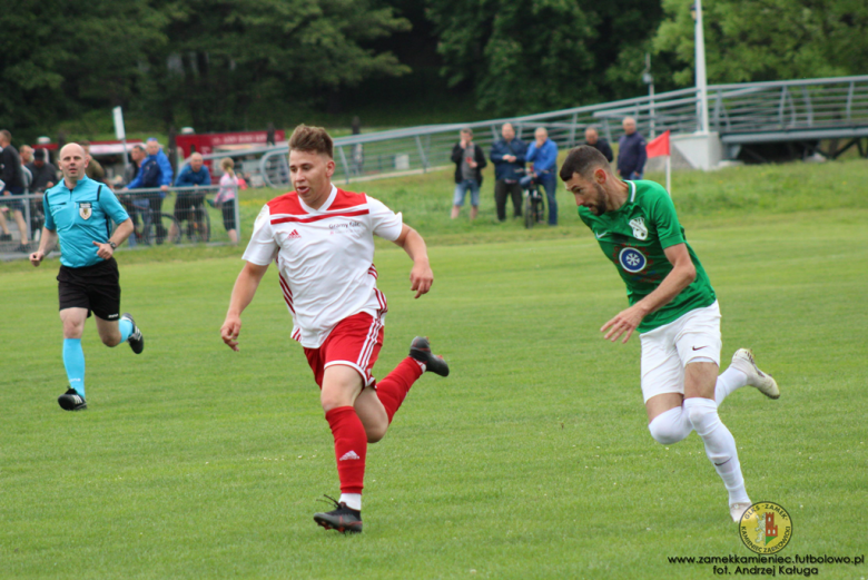 Orzeł wysoko pokonał Moto-Jelcz, w okręgówce derby dla Zamku