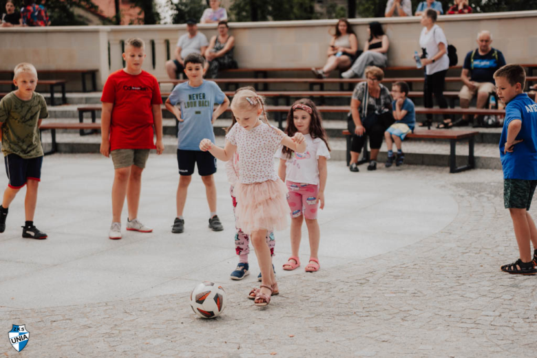 Piknik Sportowy w Złotym Stoku z okazji awansu. Unia otrzymała dodatkowe wsparcie finansowe