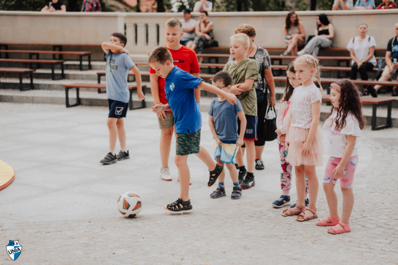 Piknik Sportowy w Złotym Stoku z okazji awansu. Unia otrzymała dodatkowe wsparcie finansowe