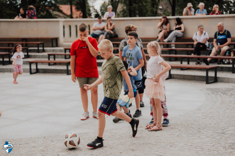 Piknik Sportowy w Złotym Stoku z okazji awansu. Unia otrzymała dodatkowe wsparcie finansowe
