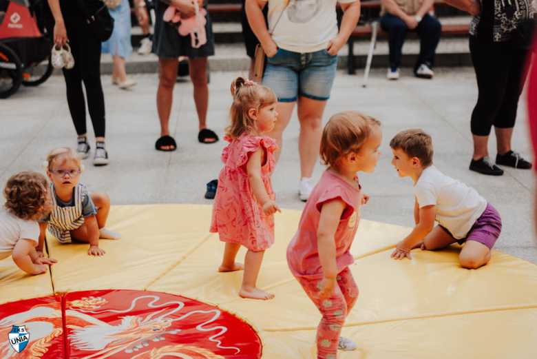 Piknik Sportowy w Złotym Stoku z okazji awansu. Unia otrzymała dodatkowe wsparcie finansowe