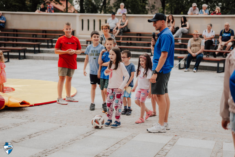 Piknik Sportowy w Złotym Stoku z okazji awansu. Unia otrzymała dodatkowe wsparcie finansowe