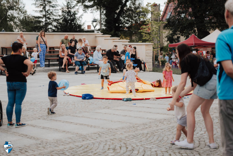 Piknik Sportowy w Złotym Stoku z okazji awansu. Unia otrzymała dodatkowe wsparcie finansowe