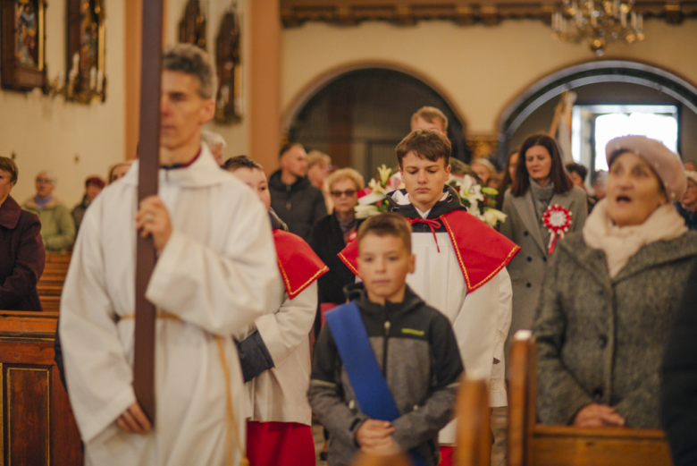 Narodowe Święto Niepodległości w Złotym Stoku – wspólna modlitwa, przemarsz i hołd dla Ojczyzny