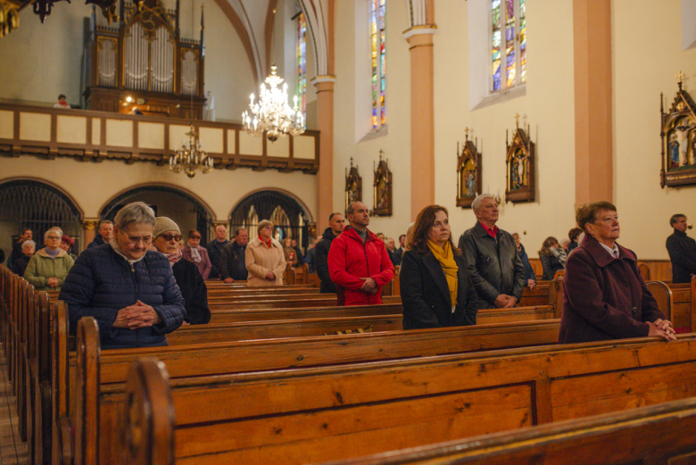 Narodowe Święto Niepodległości w Złotym Stoku – wspólna modlitwa, przemarsz i hołd dla Ojczyzny