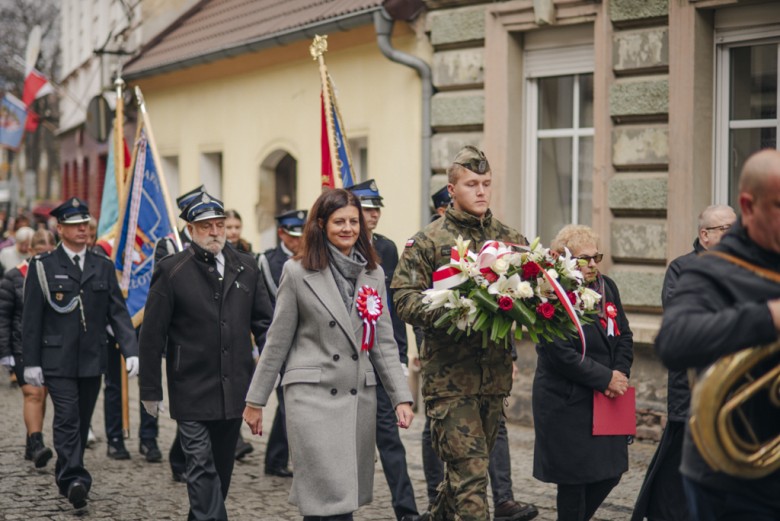 Narodowe Święto Niepodległości w Złotym Stoku – wspólna modlitwa, przemarsz i hołd dla Ojczyzny