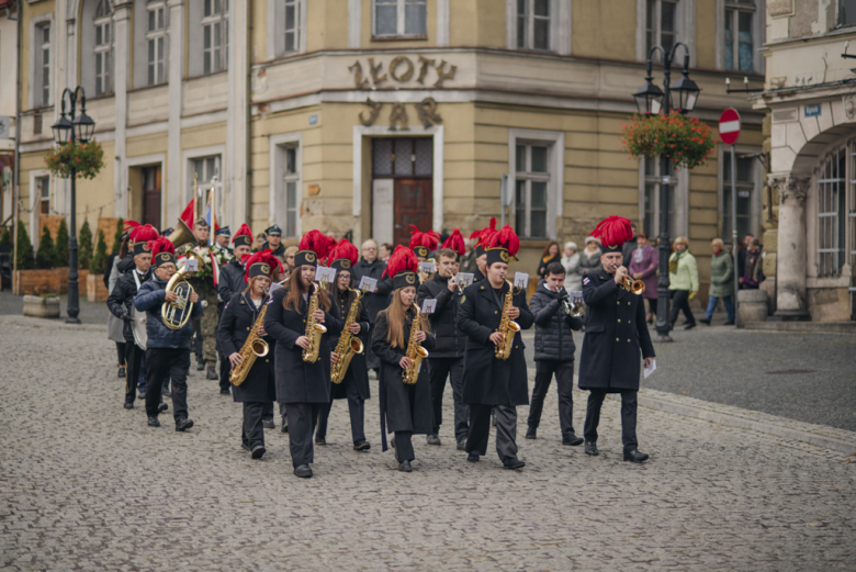Narodowe Święto Niepodległości w Złotym Stoku – wspólna modlitwa, przemarsz i hołd dla Ojczyzny