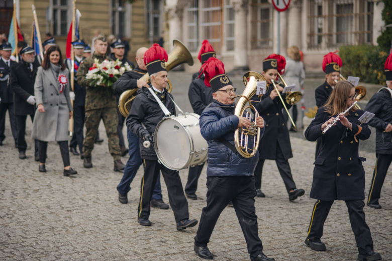 Narodowe Święto Niepodległości w Złotym Stoku – wspólna modlitwa, przemarsz i hołd dla Ojczyzny