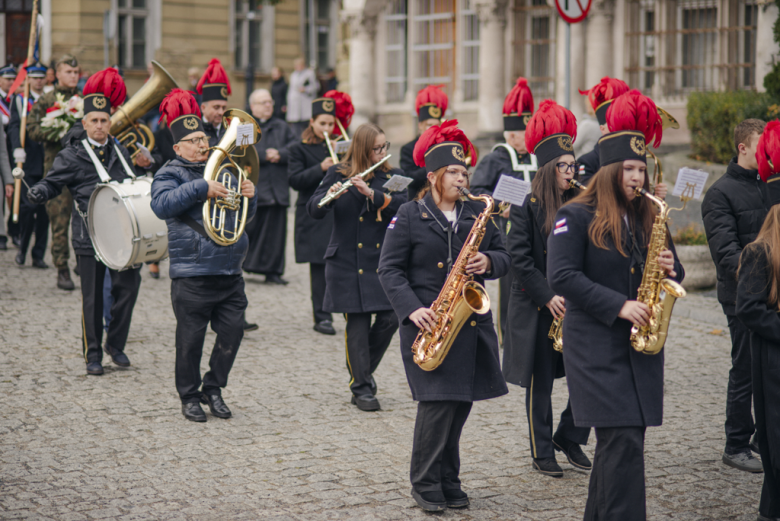 Narodowe Święto Niepodległości w Złotym Stoku – wspólna modlitwa, przemarsz i hołd dla Ojczyzny