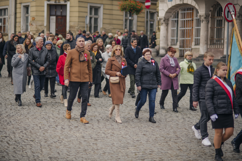 Narodowe Święto Niepodległości w Złotym Stoku – wspólna modlitwa, przemarsz i hołd dla Ojczyzny