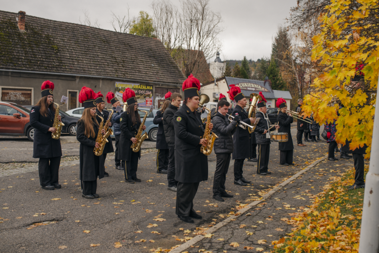 Narodowe Święto Niepodległości w Złotym Stoku – wspólna modlitwa, przemarsz i hołd dla Ojczyzny