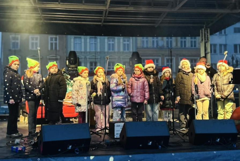 W Ziębicach można było poczuć magię świąt. Jarmark bożonarodzeniowy za nami [foto]