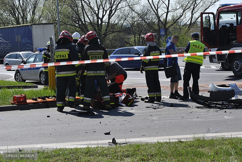 Zderzenie dwóch osobówek na skrzyżowaniu krajowej ósemki z ul. Legnicką