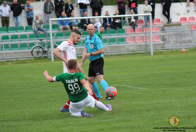 Orzeł wysoko pokonał Moto-Jelcz, w okręgówce derby dla Zamku