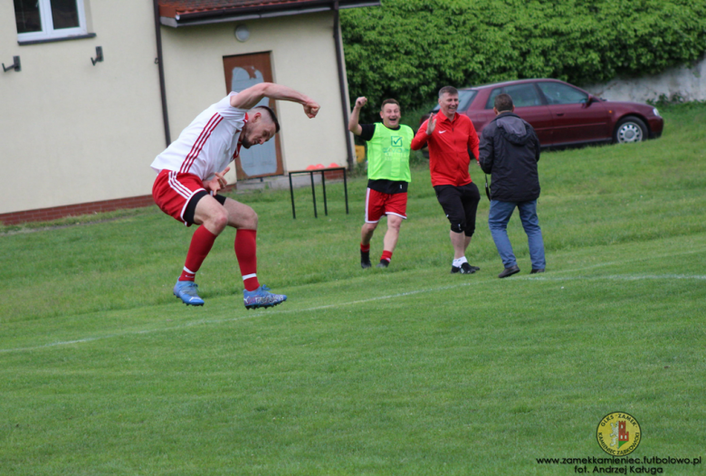 Orzeł wysoko pokonał Moto-Jelcz, w okręgówce derby dla Zamku