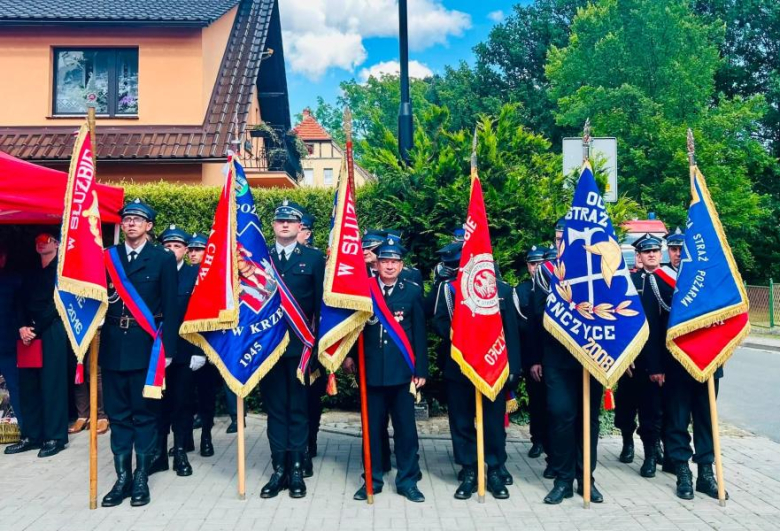 80 lat OSP Henryków. Jubileusz jednostki z udziałem strażaków, mieszkańców i samorządowców