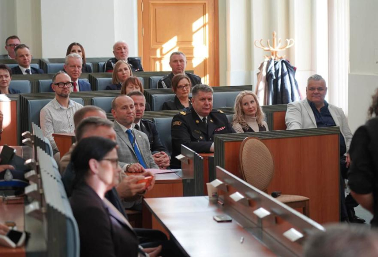 	Trzy jednostki OSP z powiatu ząbkowickiego odebrały promesy. Ponad pół miliona zł na nowe pojazdy