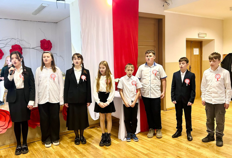 Akademia z okazji Święta Niepodległości w Niepublicznej Szkole Podstawowej w Lubnowie