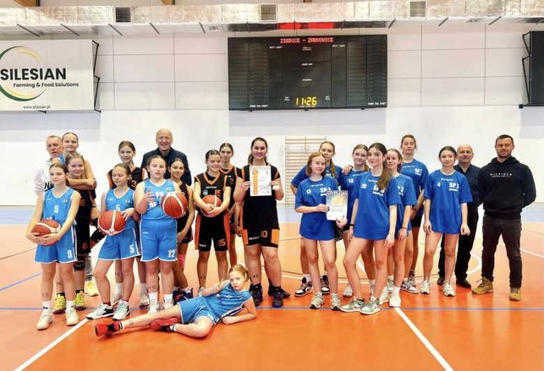 Zdecydowane zwycięstwo koszykarek z Ziębic w powiatowym finale koszykówki