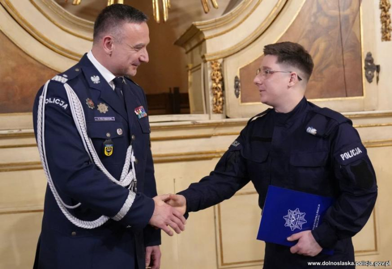 Uroczyste ślubowanie nowych policjantów we wrocławskim Oratorium Marianum