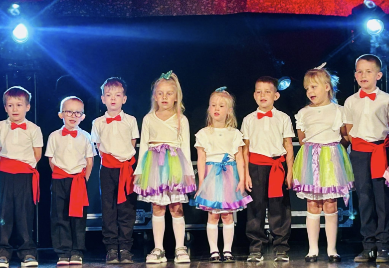 Występ przedszkolaków z okazji Dnia Mamy i Taty w Ziębickim Centrum Kultury