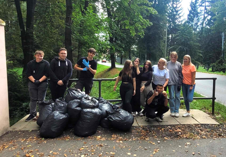 Uczniowie z gminy Ziębice wzięli udział w Ogólnopolskiej akcji Sprzątania Świata