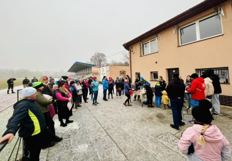 Ziębice na sportowo rozpoczęły 34. finał WOŚP. Bieg z sercem na stadionie miejskim