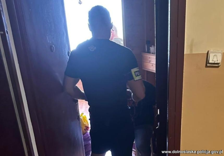 Cztery lata ucieczki zakończone zatrzymaniem. Oszust w rękach dolnośląskiej policji	