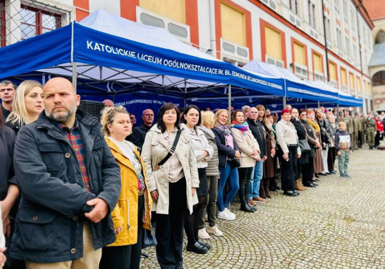 Kadeci z Henrykowa złożyli ślubowanie. Wyróżniono także nauczycieli