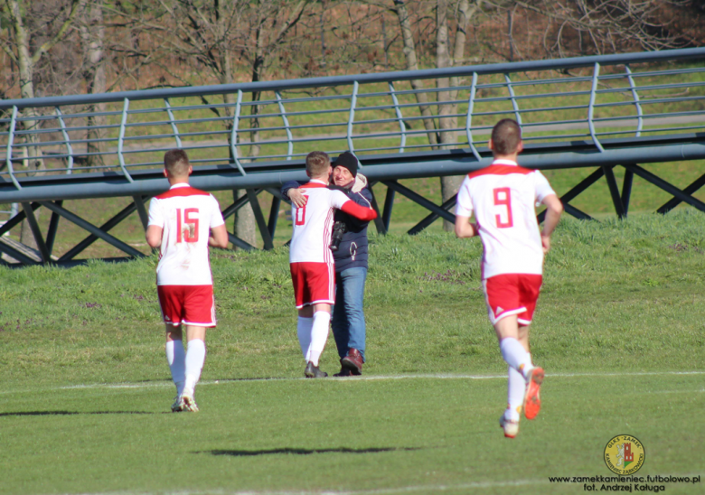 Klasa okręgowa: Zamek Kamieniec Ząbkowicki 3:0 (2:0) Kryształ Stronie Śląskie